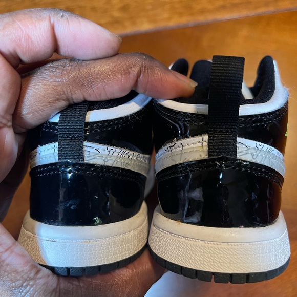 Jordan 1s toddler. Gently worn - Picture 9 of 9